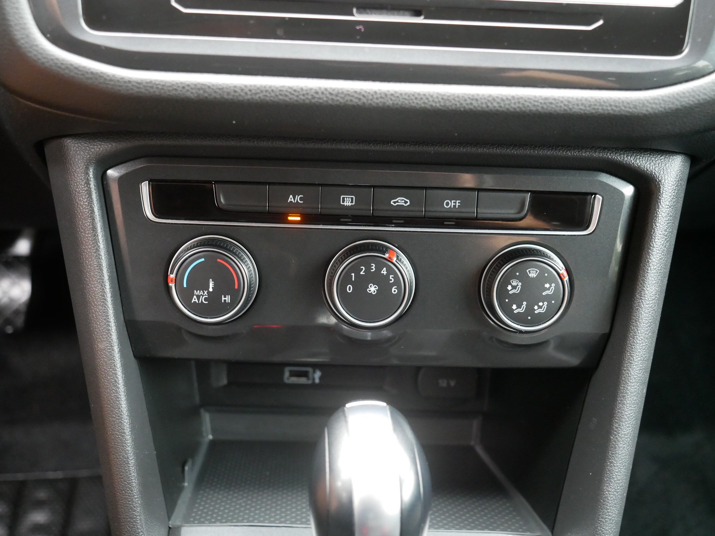 Used 2019 Volkswagen Tiguan S AWD/4WD image 23
