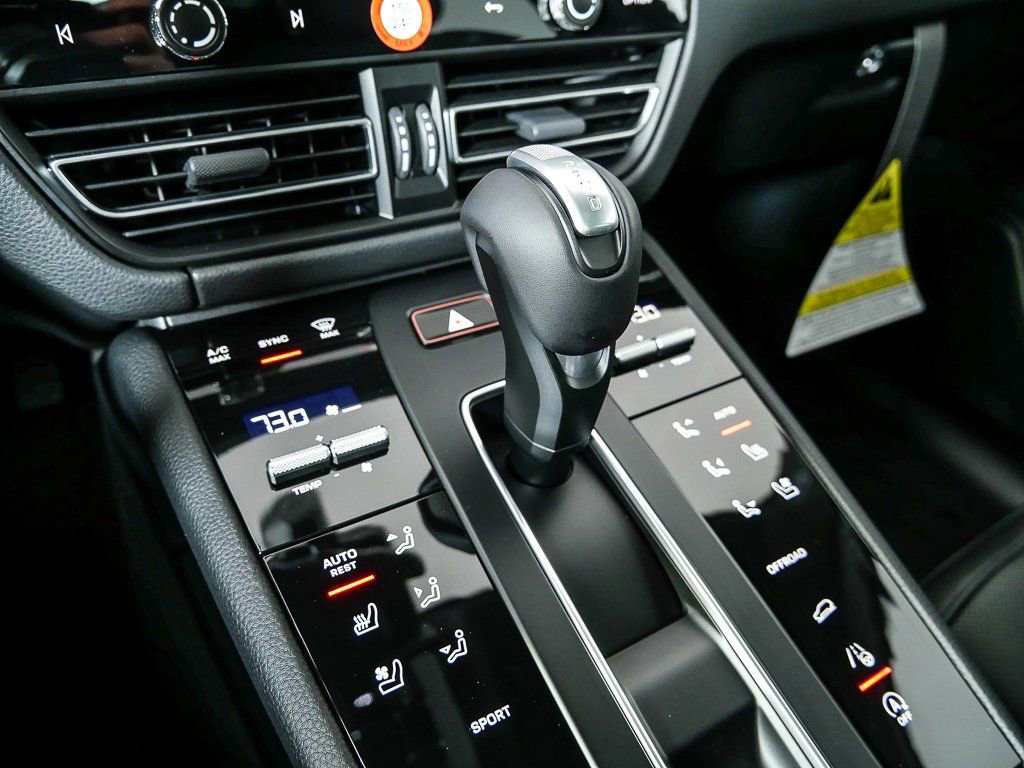New 2026 Porsche Macan image 19