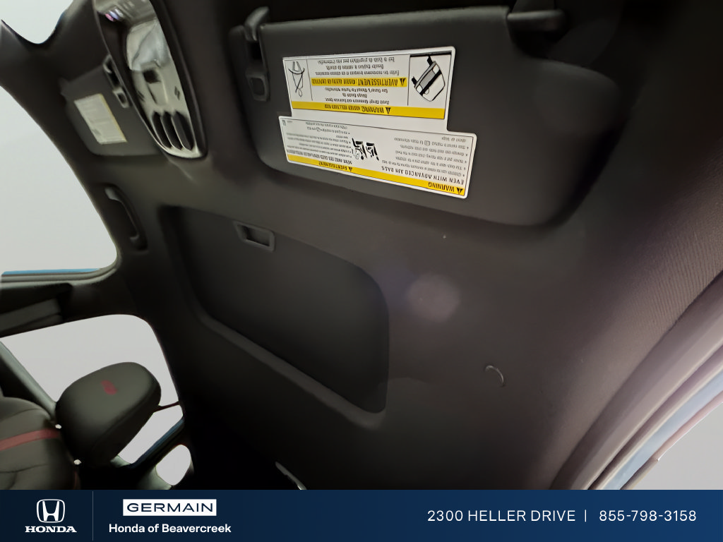 Used 2025 Chevrolet Trax RS w/ Sunroof Package FWD image 23