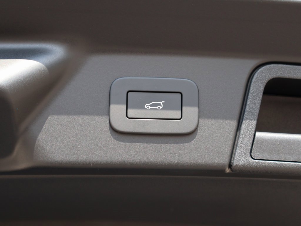 New 2026 Land Rover Range Rover Velar Dynamic SE image 17