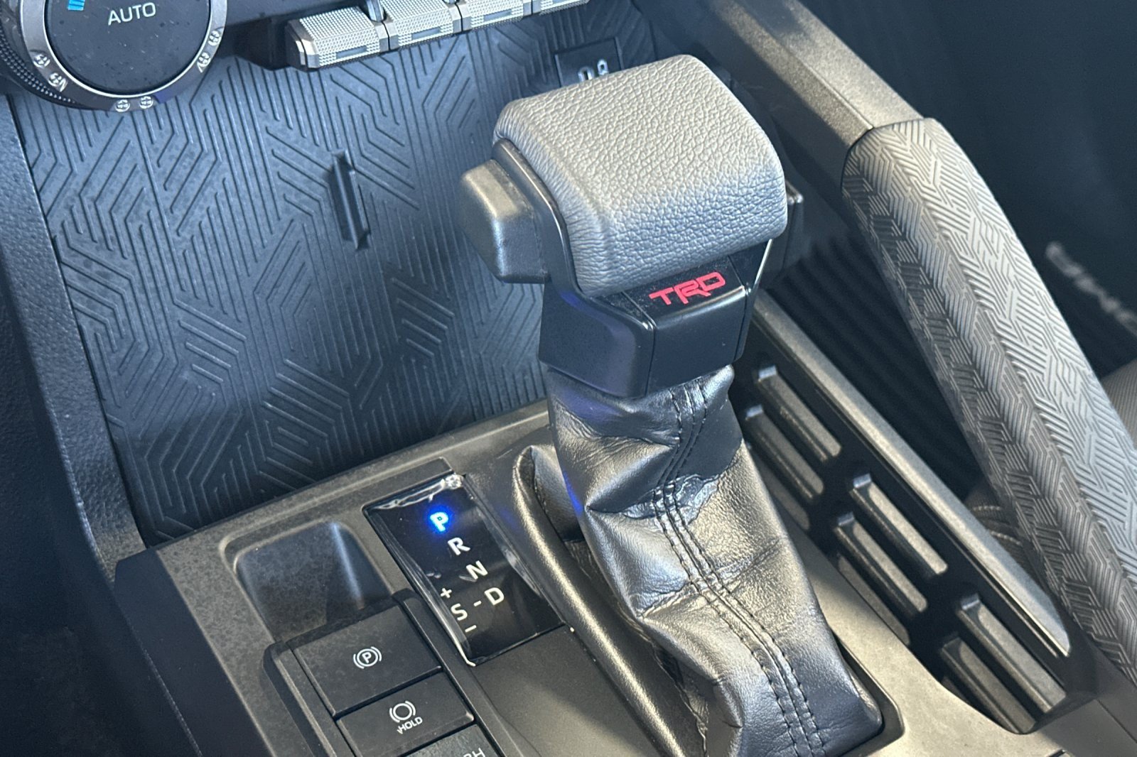 Certified 2025 Toyota Tacoma TRD Off-Road AWD/4WD image 19