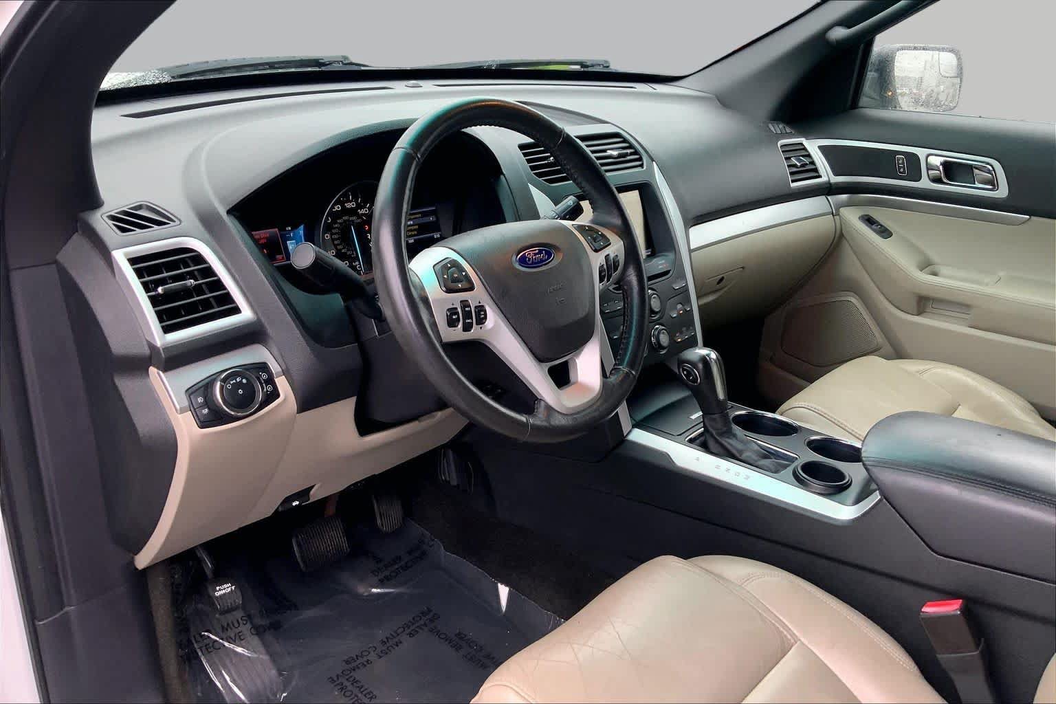 Used 2012 Ford Explorer XLT FWD image 16