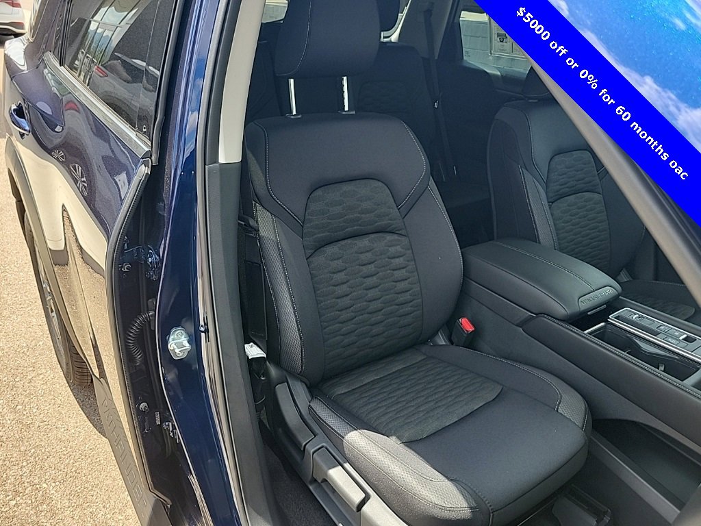 New 2025 Nissan Pathfinder SV w/ Black Appearance Package image 43