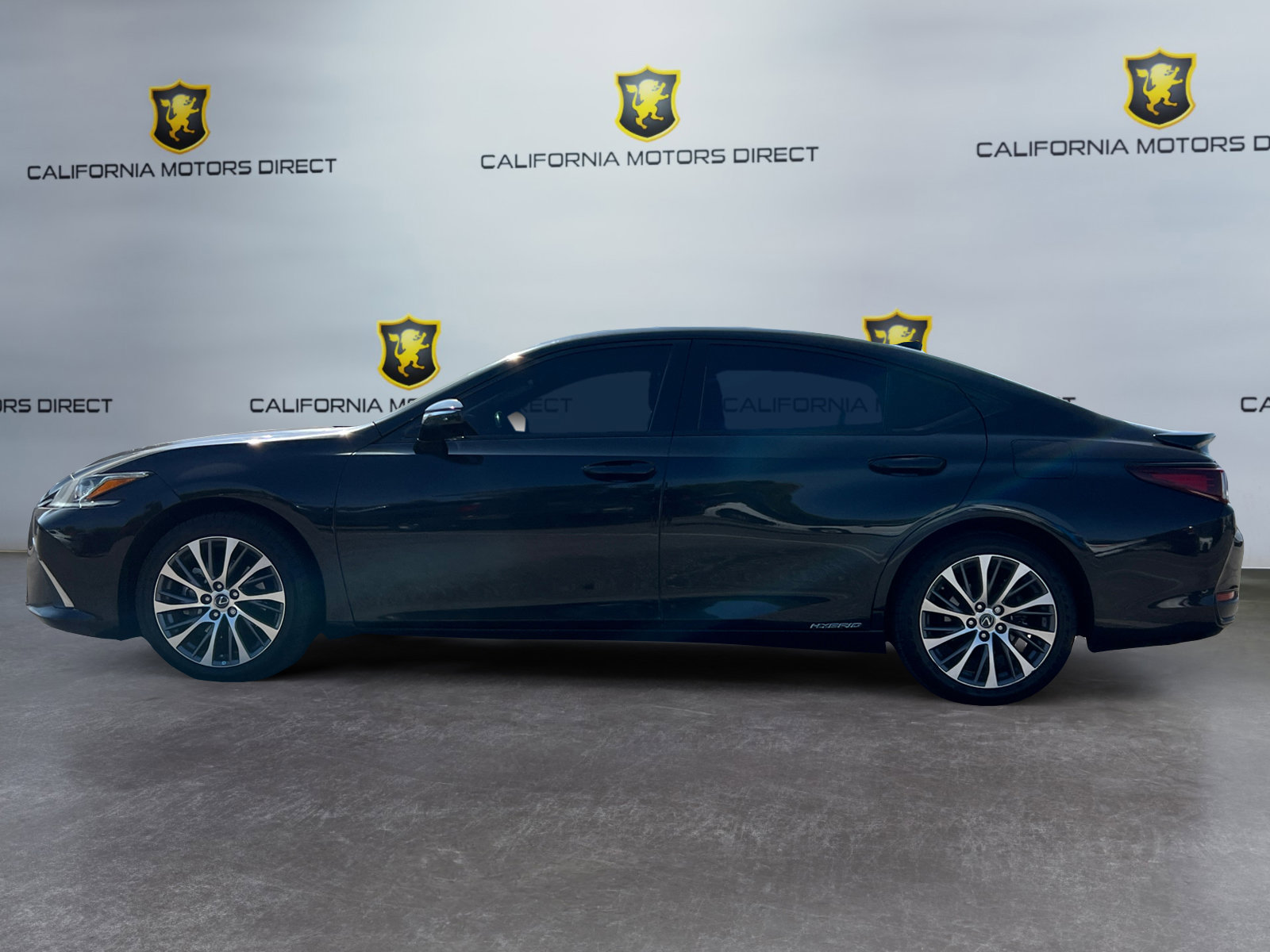 Used 2021 Lexus ES 300h w/ Premium Package image 2