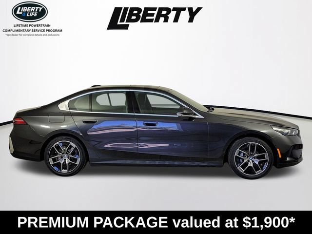 Used 2026 BMW 530i xDrive AWD/4WD image 2