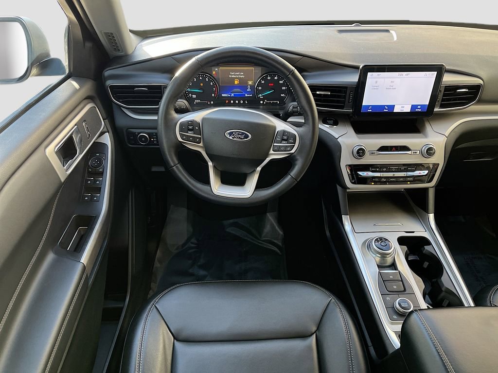 Used 2024 Ford Explorer XLT w/ Equipment Group 202A image 21