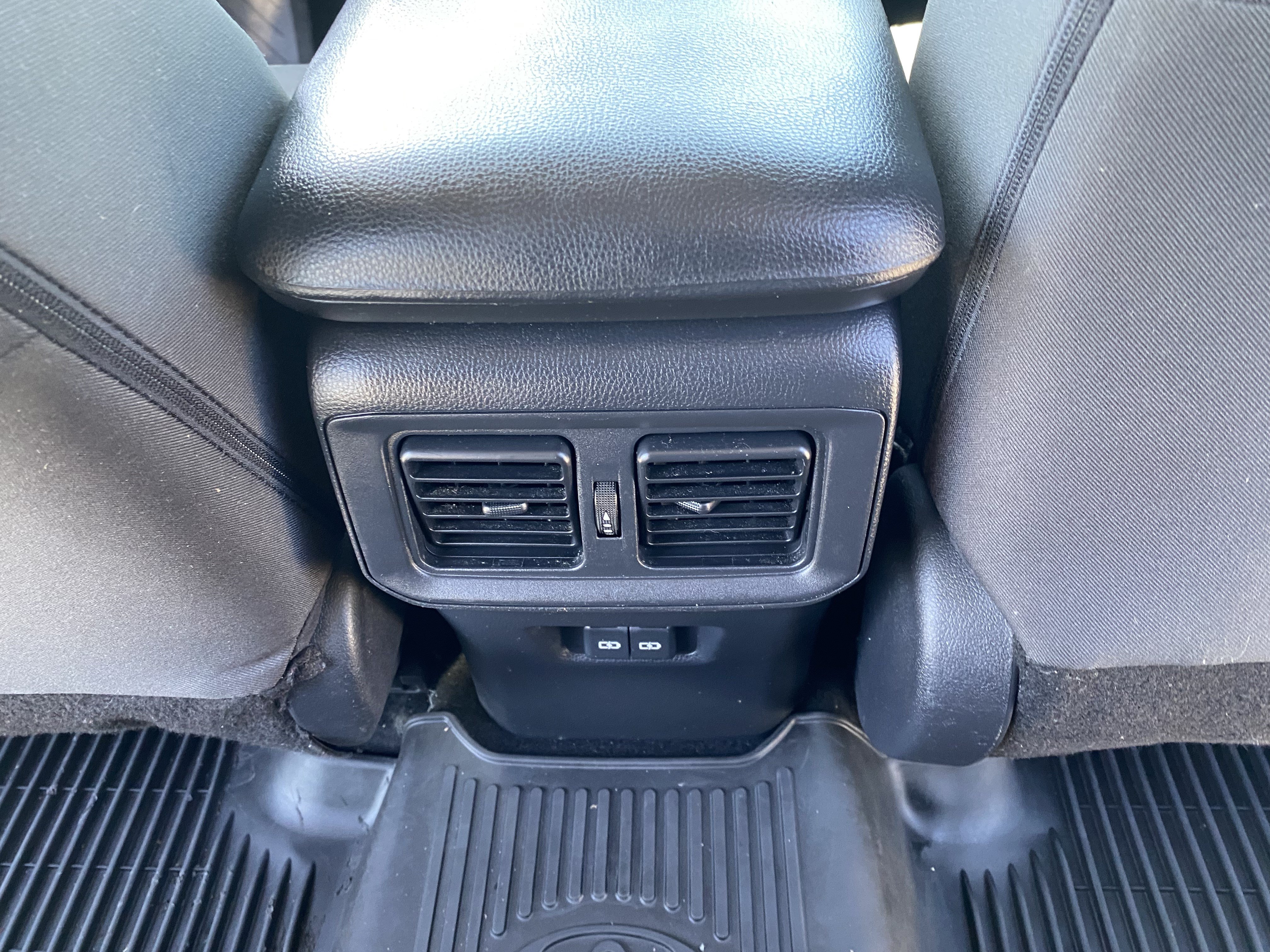 Used 2022 Toyota RAV4 XLE w/ Convenience Package FWD image 19