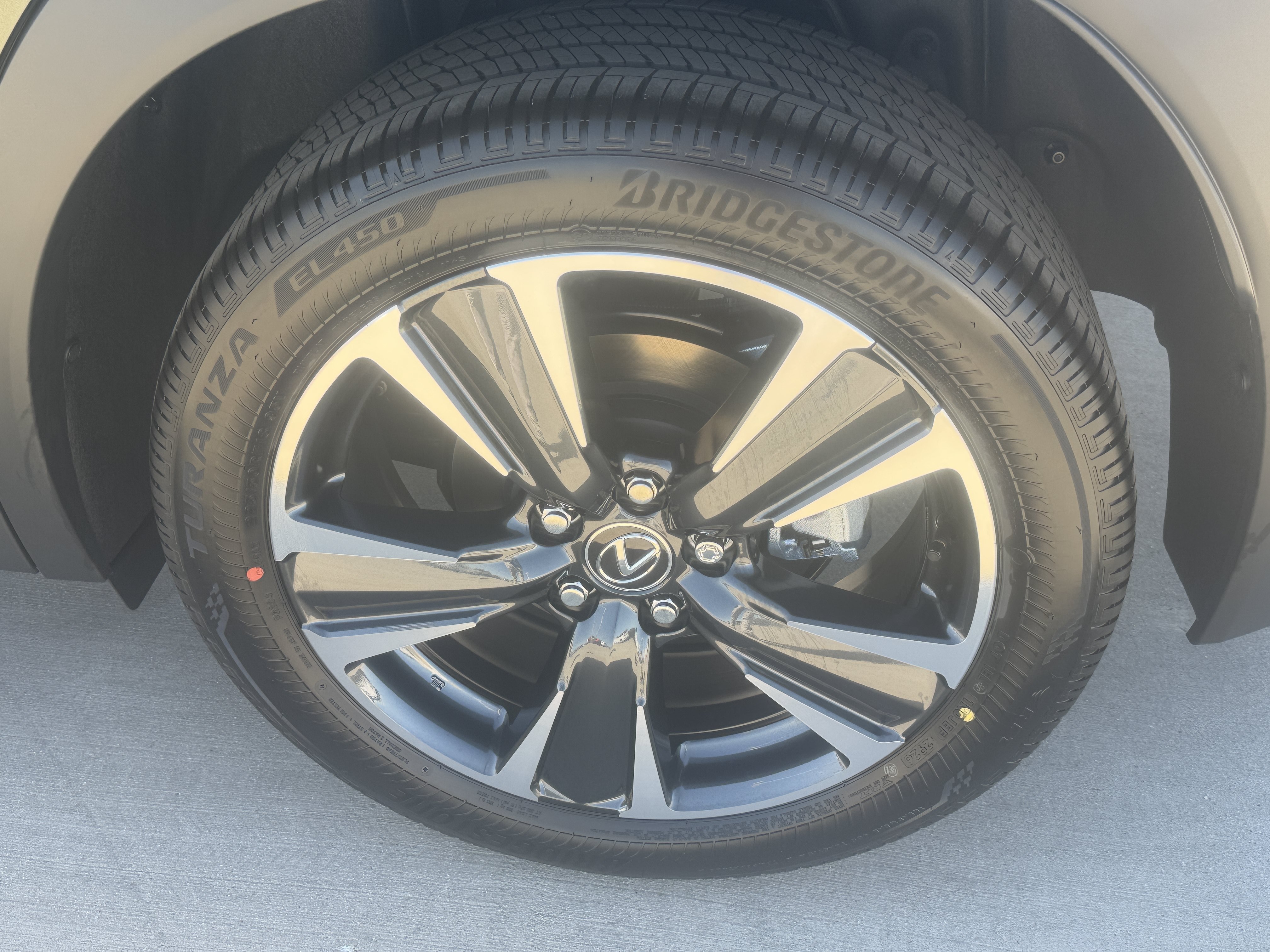 New 2026 Lexus UX 300h FWD image 18