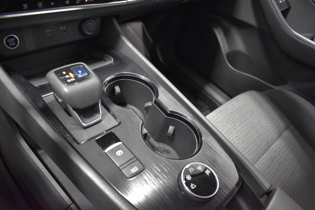 Used 2022 Nissan Rogue SV AWD/4WD image 18