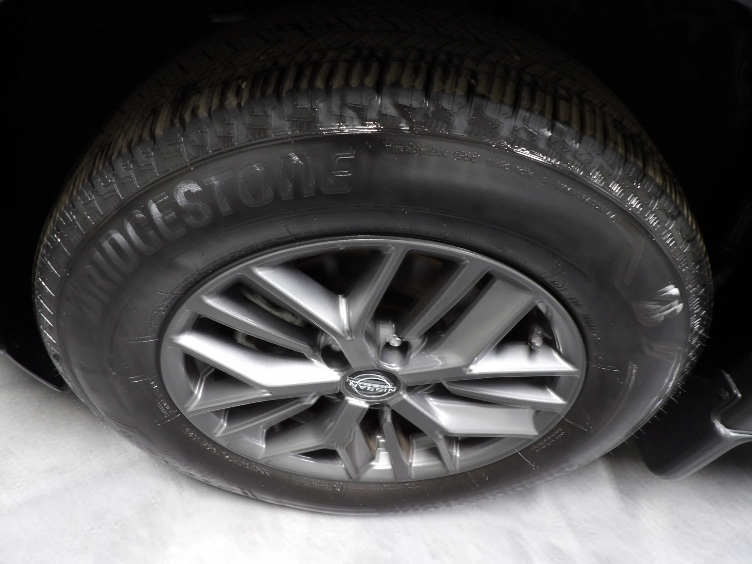 Used 2022 Nissan Rogue S FWD image 20