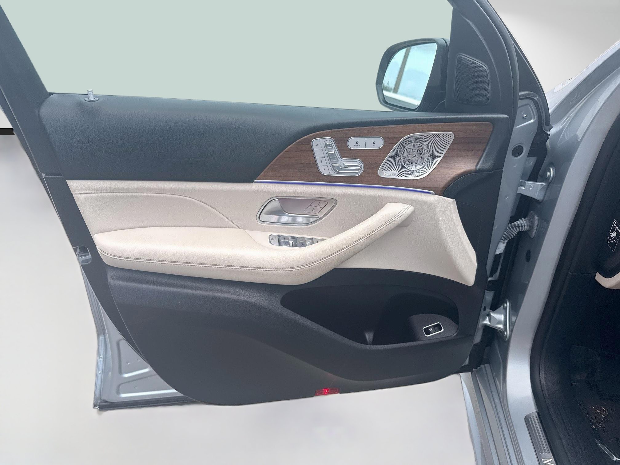 Used 2023 Mercedes-Benz GLE 350 w/ AMG Line Exterior image 18