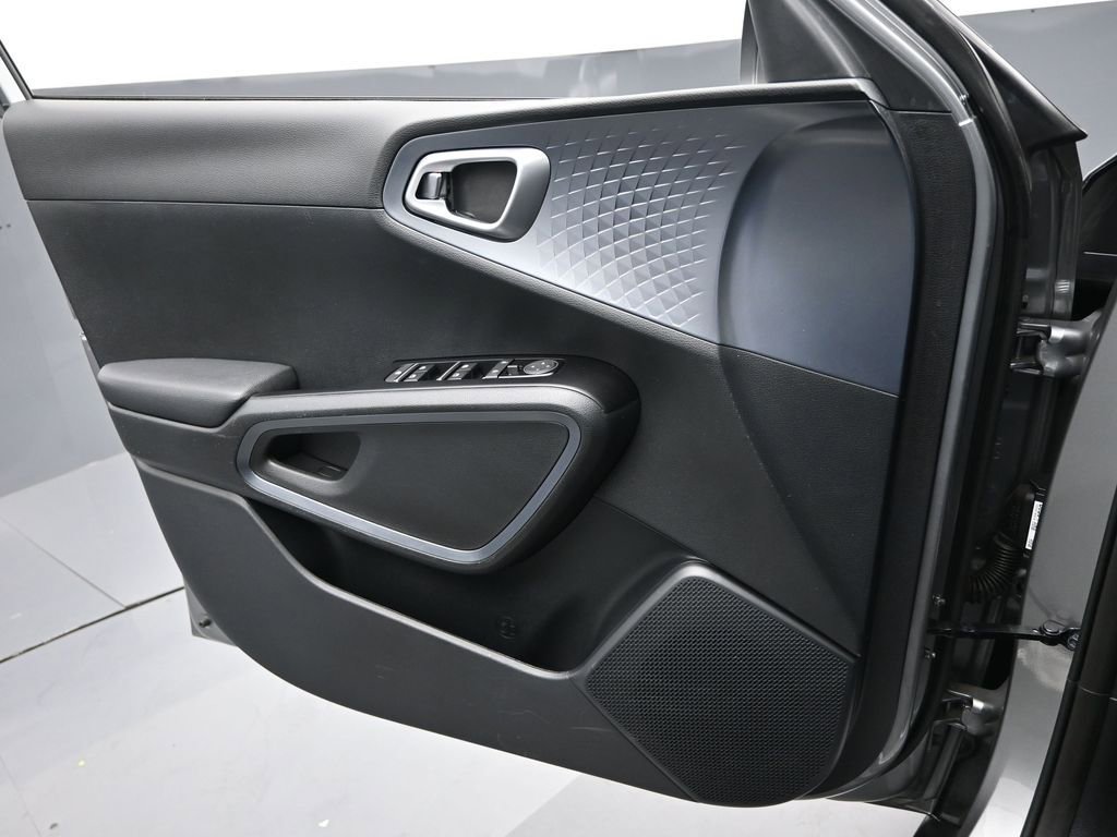 Used 2023 Kia Soul EX image 13