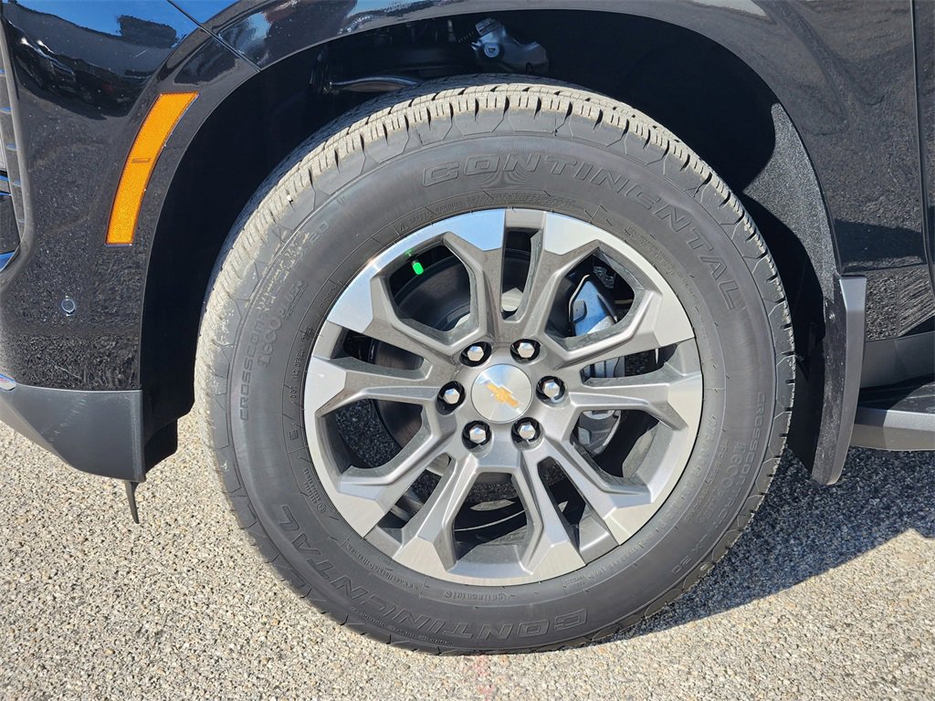 New 2026 Chevrolet Suburban LT w/ Comfort Package image 9