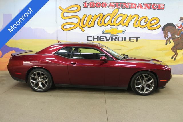 Used 2017 Dodge Challenger SXT Plus RWD image 1