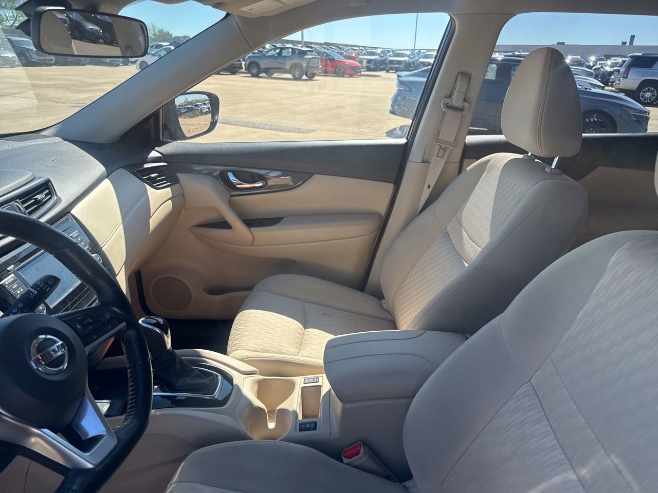 Used 2020 Nissan Rogue SV w/ Premium Package image 44