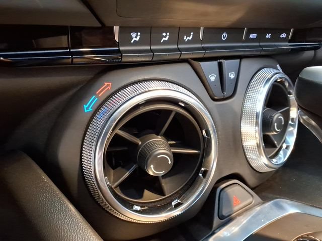Used 2023 Chevrolet Camaro LT w/ Technology Package RWD image 28