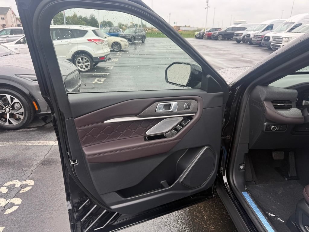 New 2026 Ford Explorer Platinum AWD/4WD image 12
