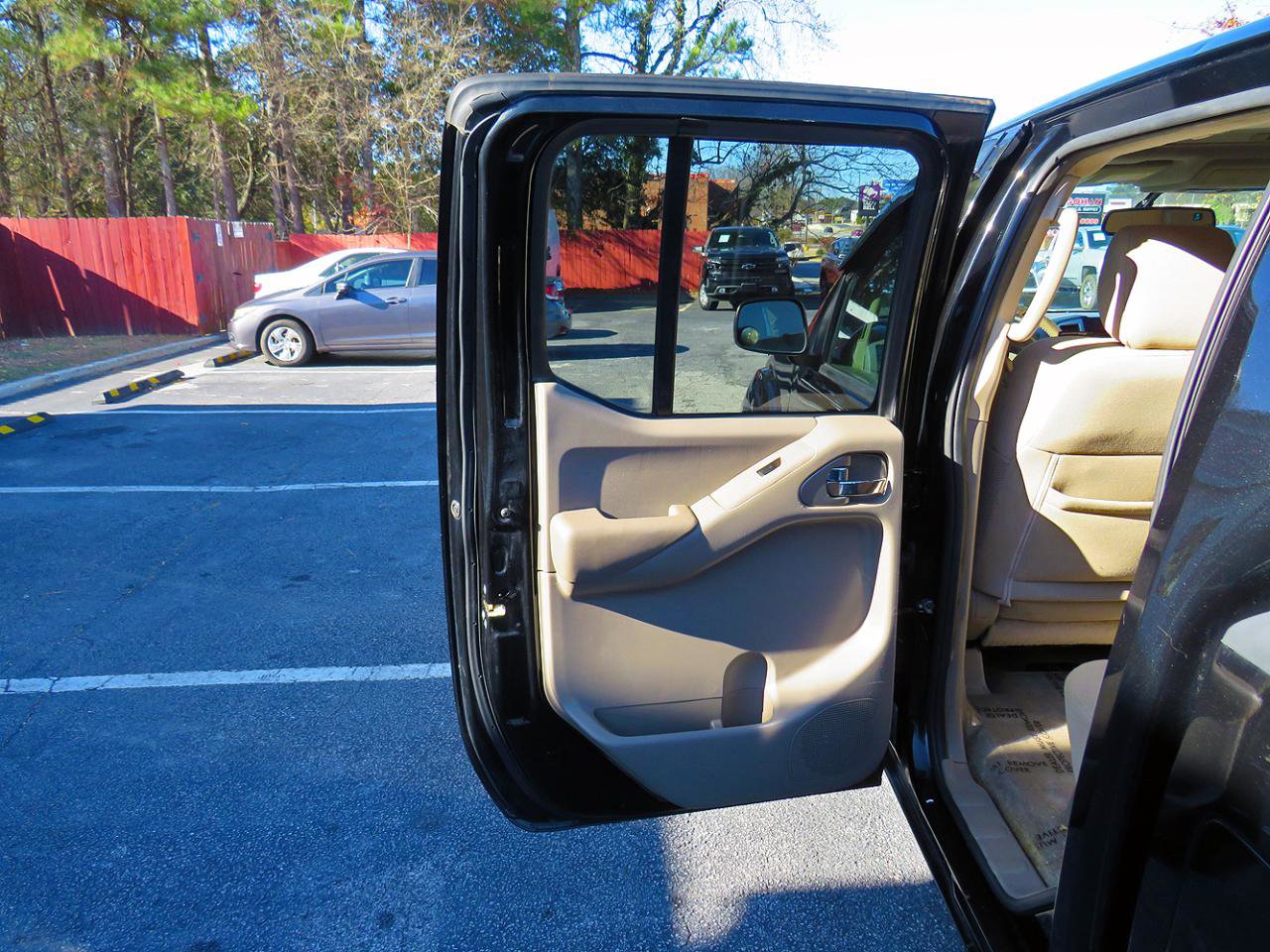 Used 2018 Nissan Frontier SV w/ Value Truck Package RWD image 15