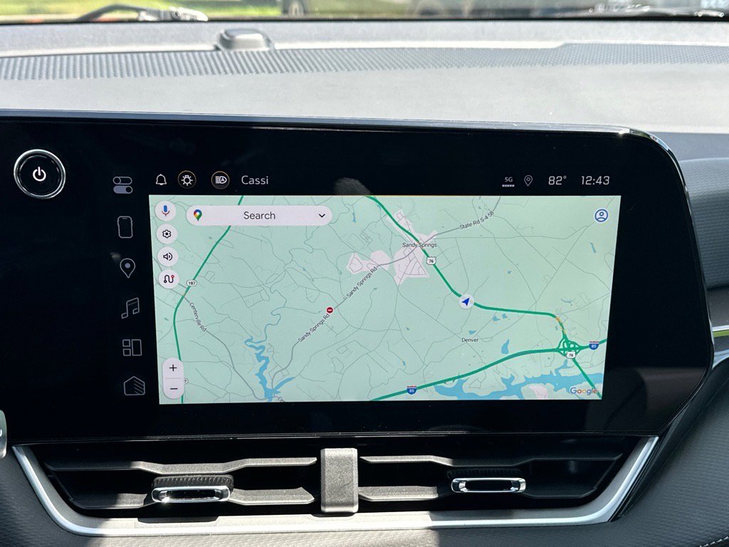 Used 2025 Chevrolet Equinox LT w/ Safety and Technology Package image 12