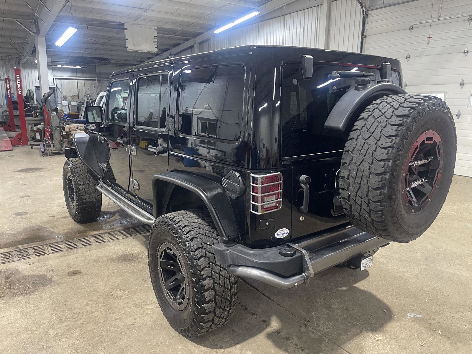 Used 2013 Jeep Wrangler Unlimited Rubicon image 9