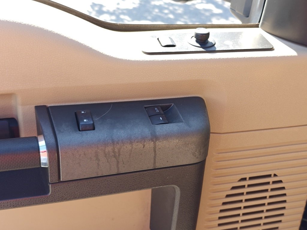 Used 2011 Ford F250 Lariat image 9