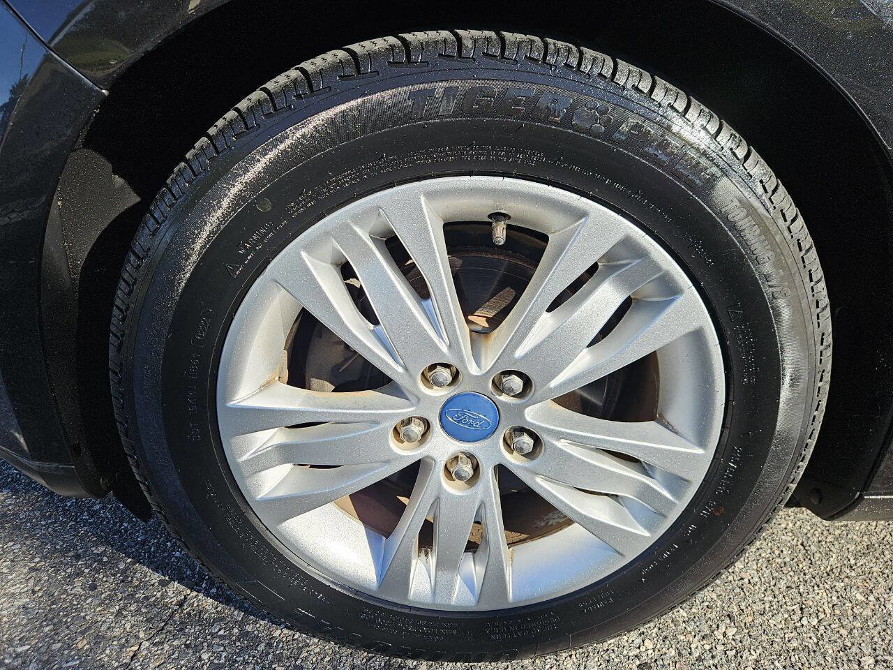 Used 2012 Ford Focus SEL FWD image 25