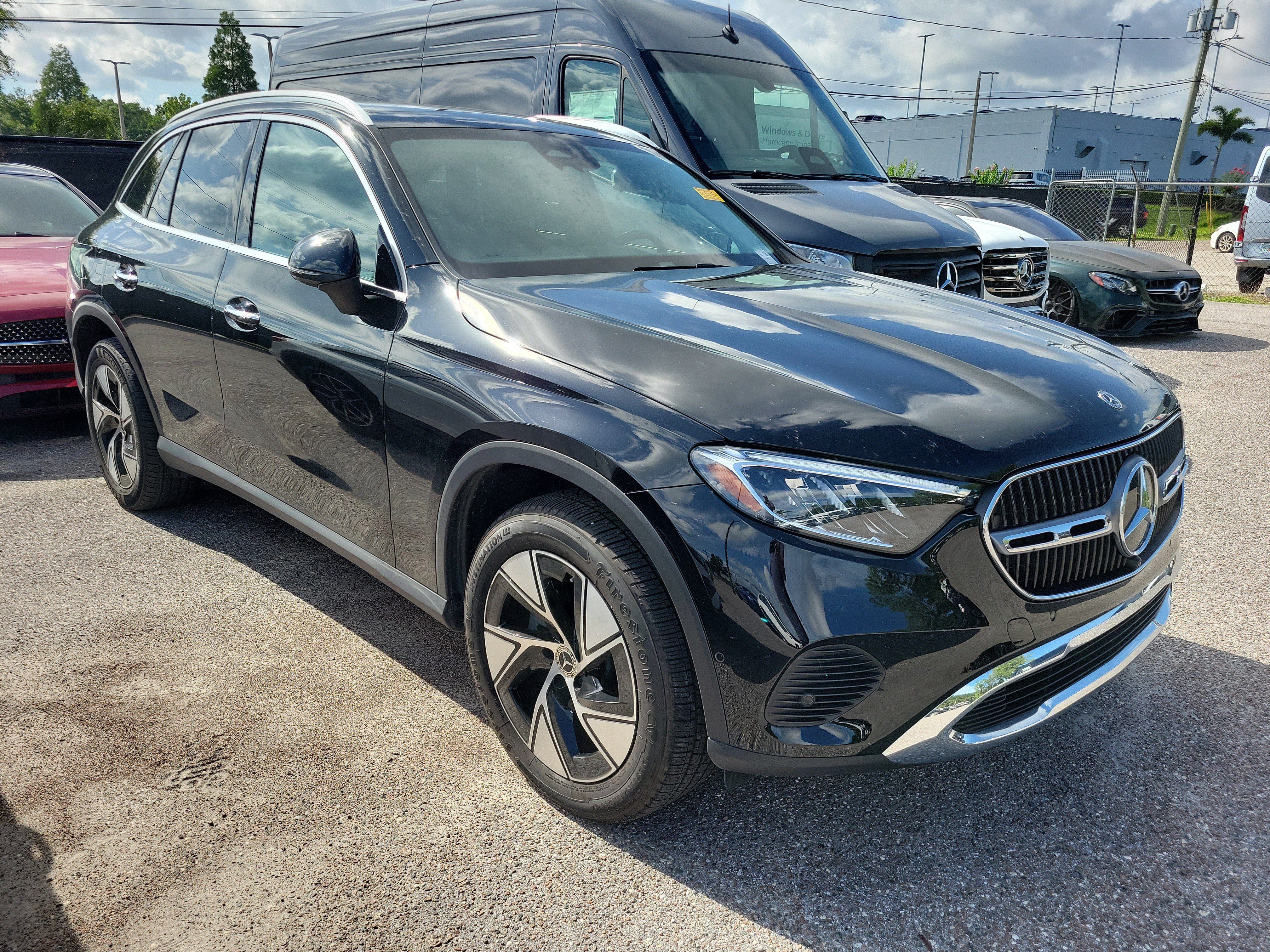 Used 2024 Mercedes-Benz GLC 300 4MATIC image 2