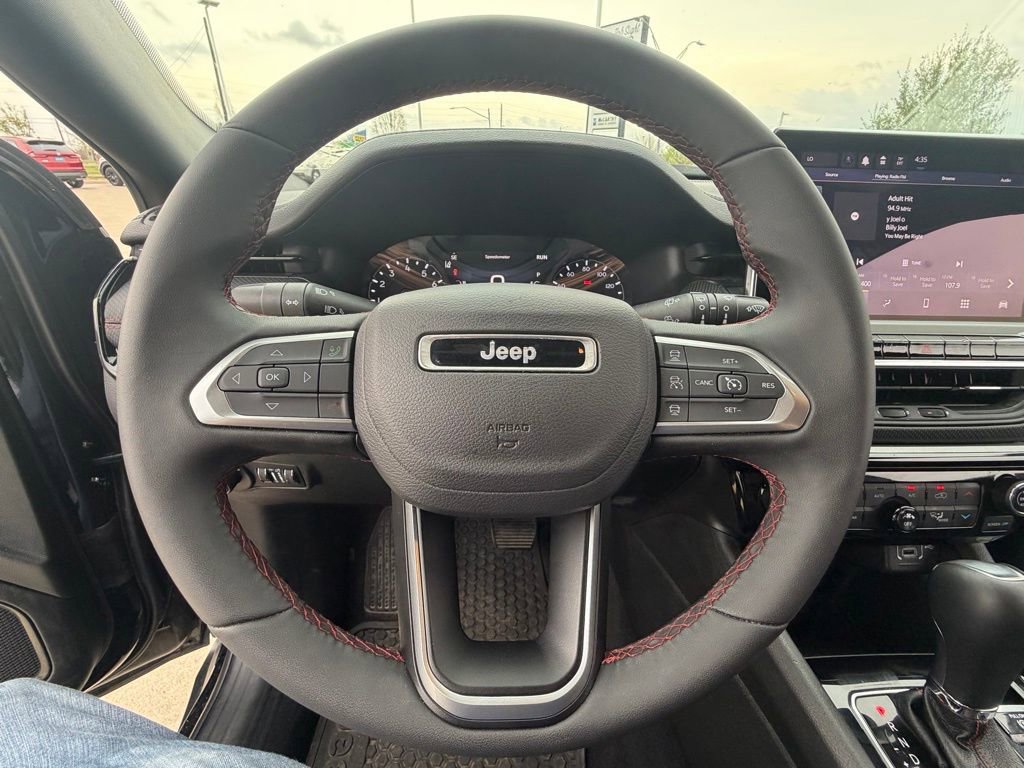 Used 2025 Jeep Compass Trailhawk AWD/4WD image 14