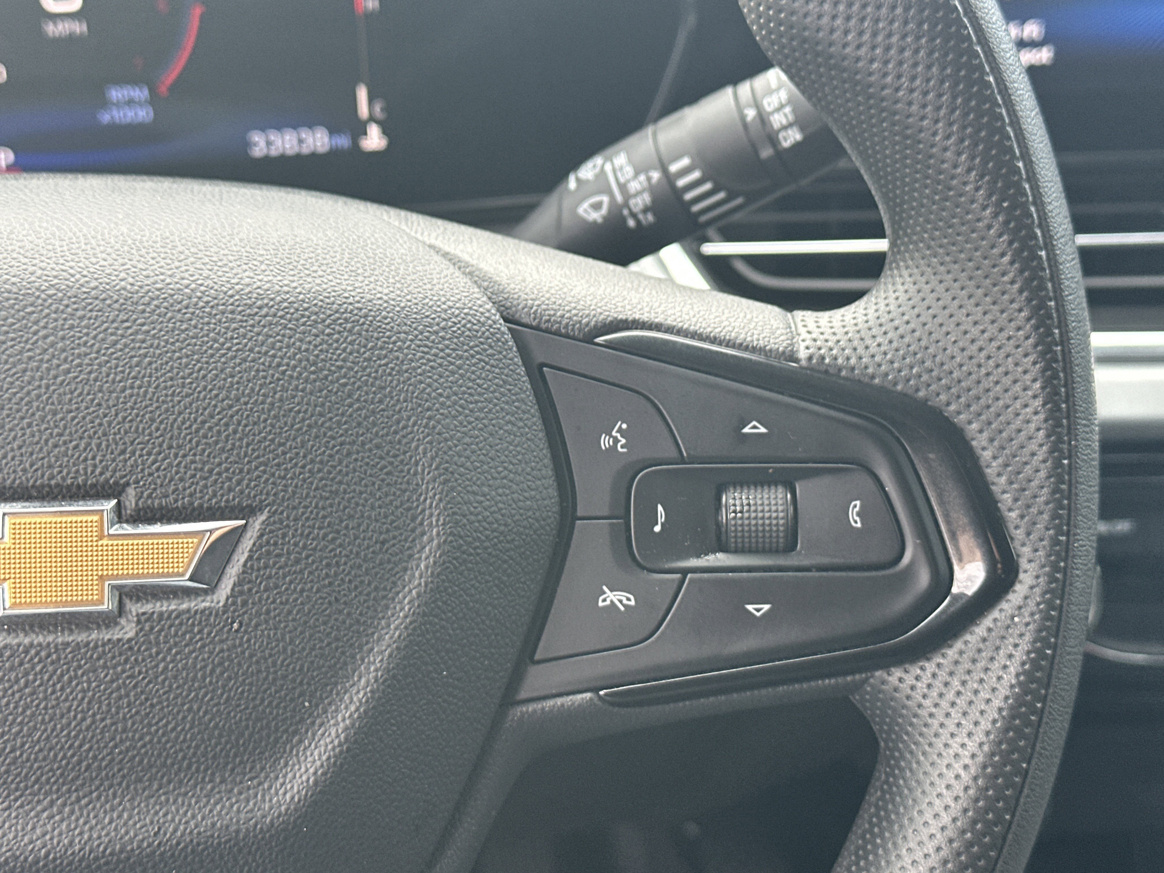 Certified 2025 Chevrolet Trax LT image 26