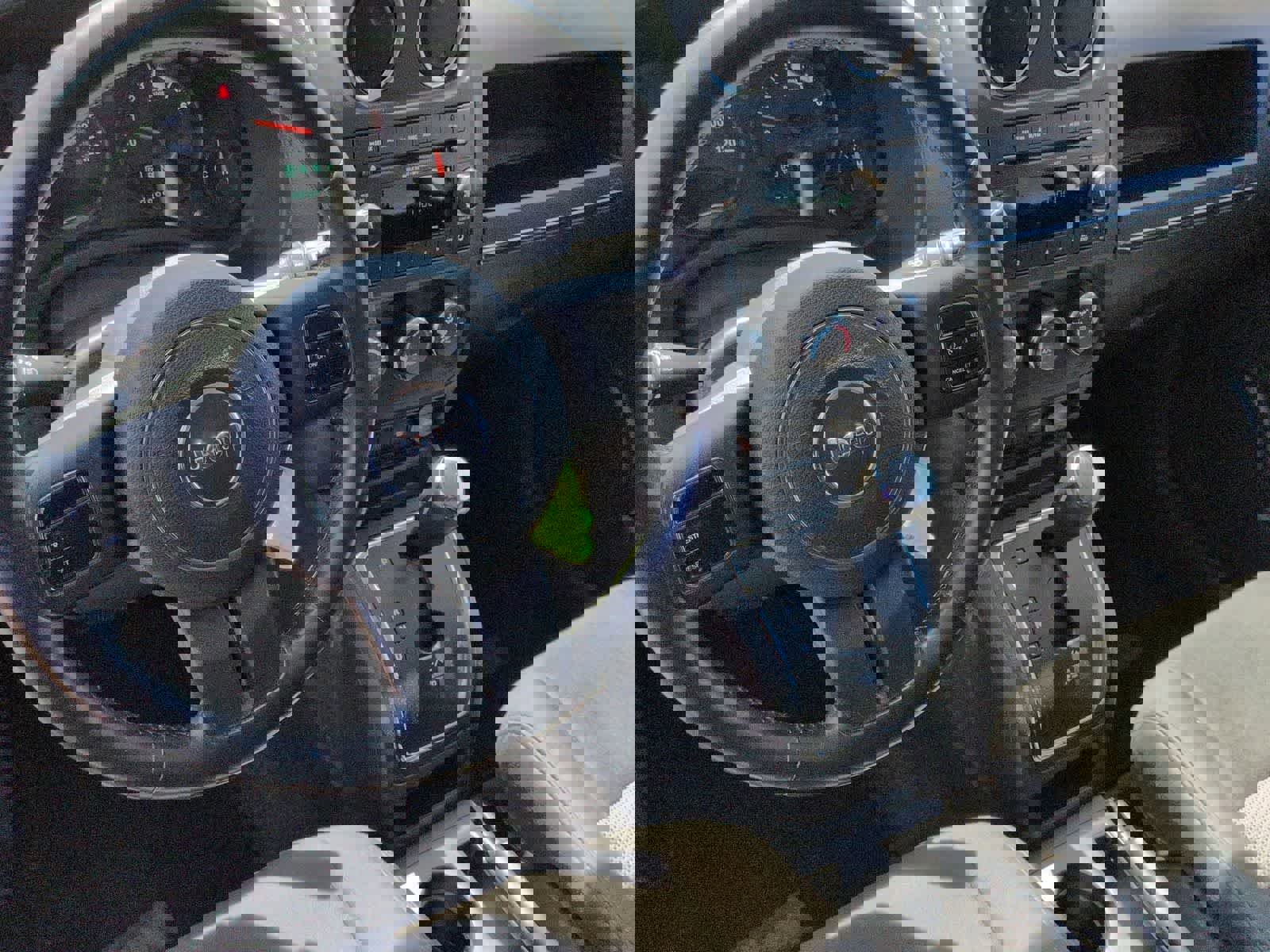 Used 2013 Jeep Compass Latitude AWD/4WD image 10