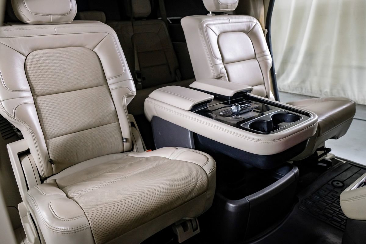 Used 2020 Lincoln Navigator L Reserve w/ Luxury Package image 30