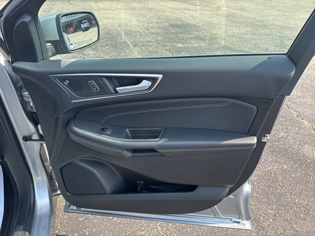 Used 2024 Ford Edge Titanium image 18