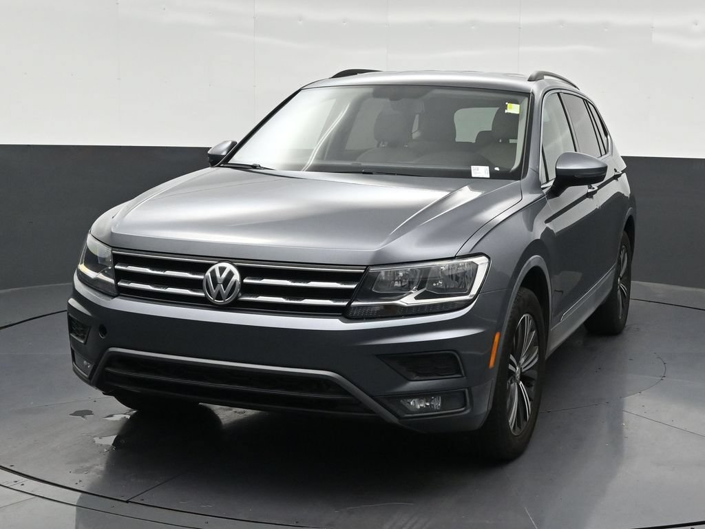 Used 2018 Volkswagen Tiguan SE w/ 18" Alloy Wheels Package FWD image 9