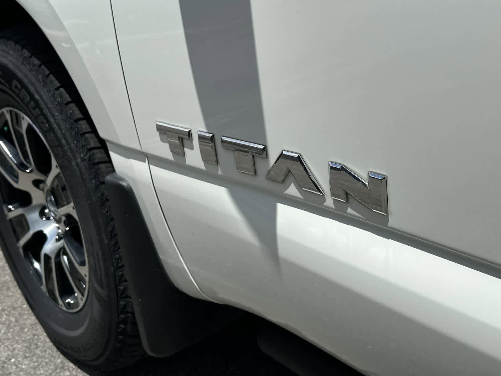 Used 2021 Nissan Titan SV w/ SV Convenience Package RWD image 15