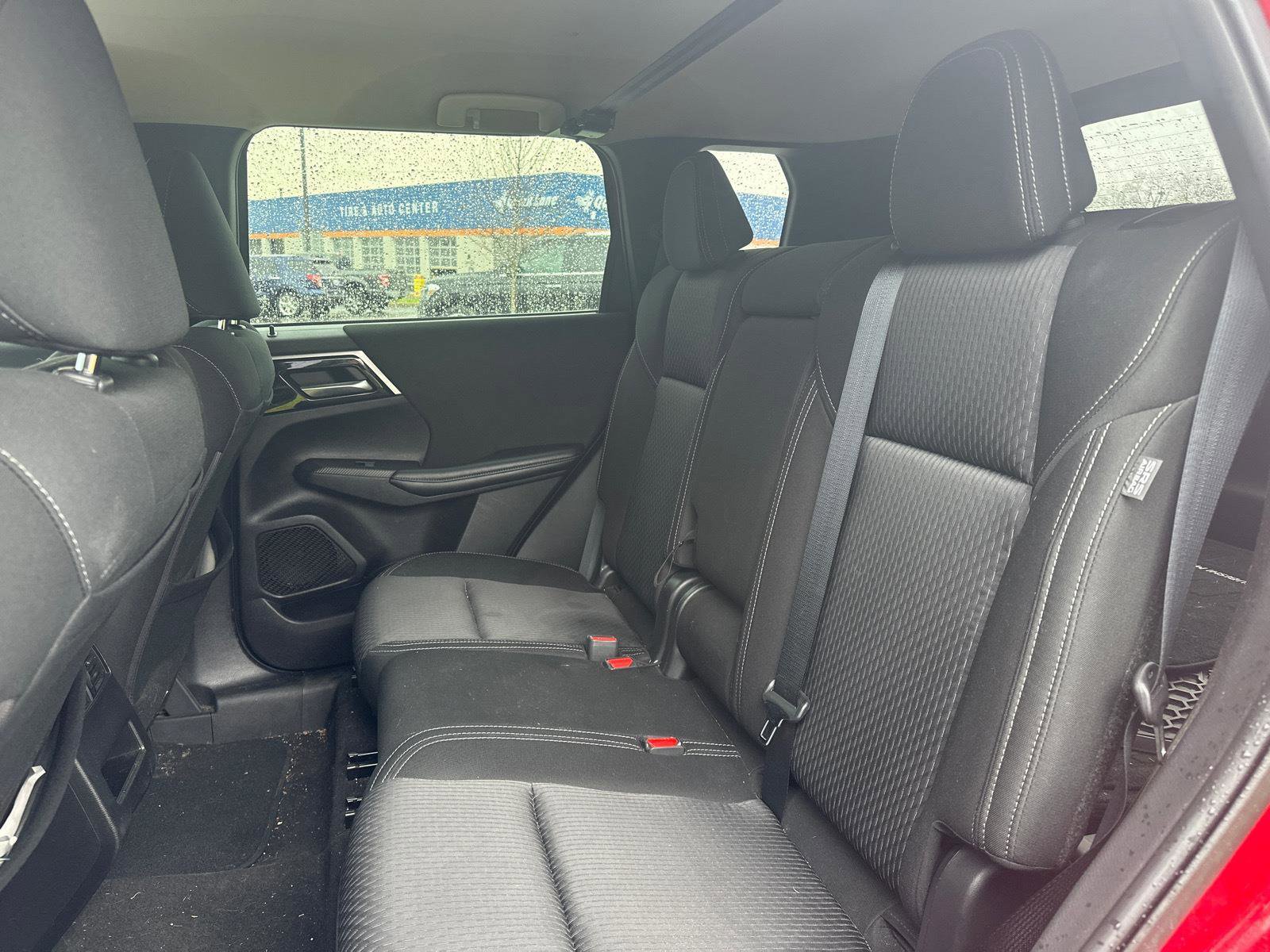 Used 2022 Mitsubishi Outlander ES image 11