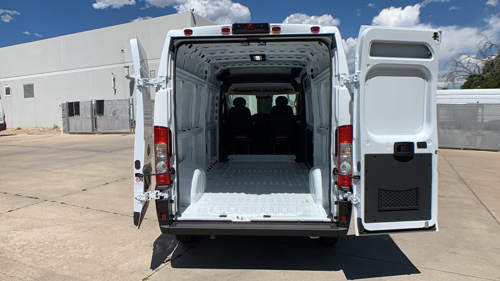 New 2026 RAM ProMaster 2500 w/ Convenience Group FWD image 28