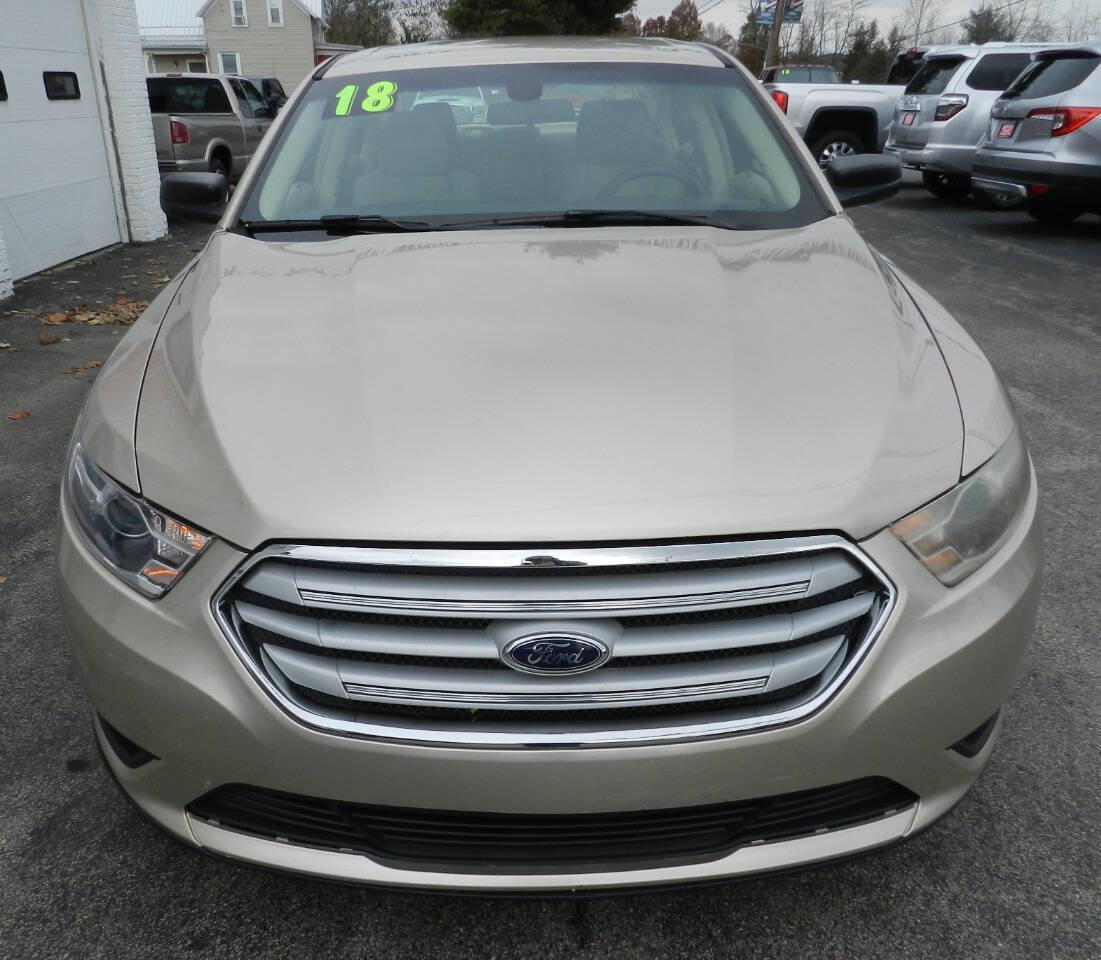 Used 2018 Ford Taurus SE image 4