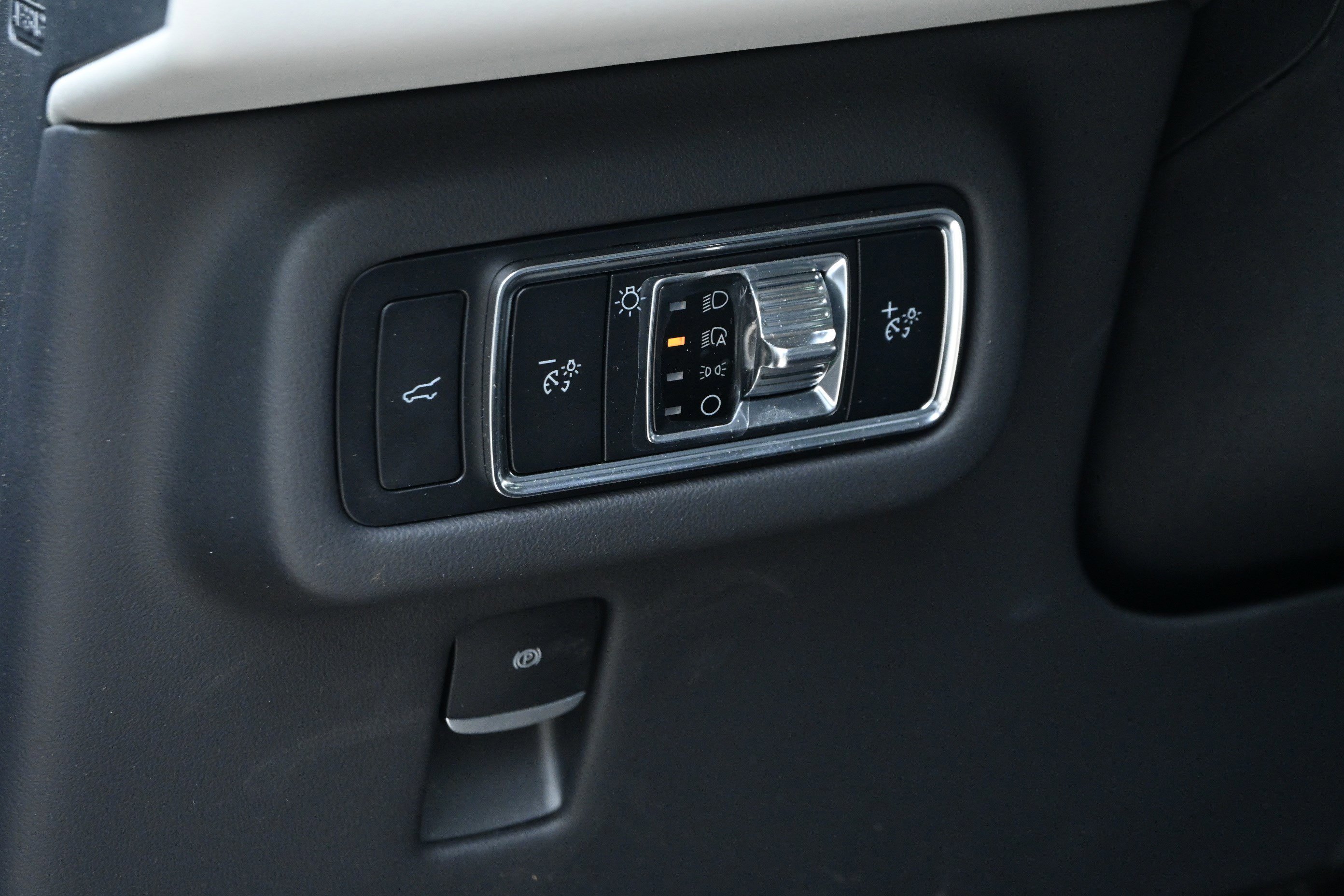 Used 2024 Lincoln Nautilus Premier AWD/4WD image 24