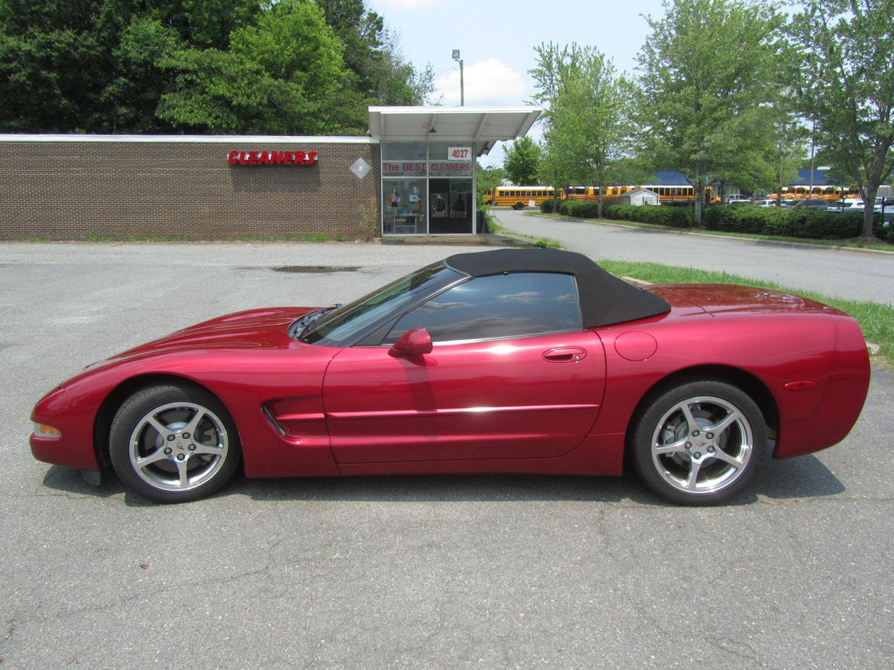 Used 2001 Chevrolet Corvette Convertible w/ Preferred Equipment Group2 RWD image 12
