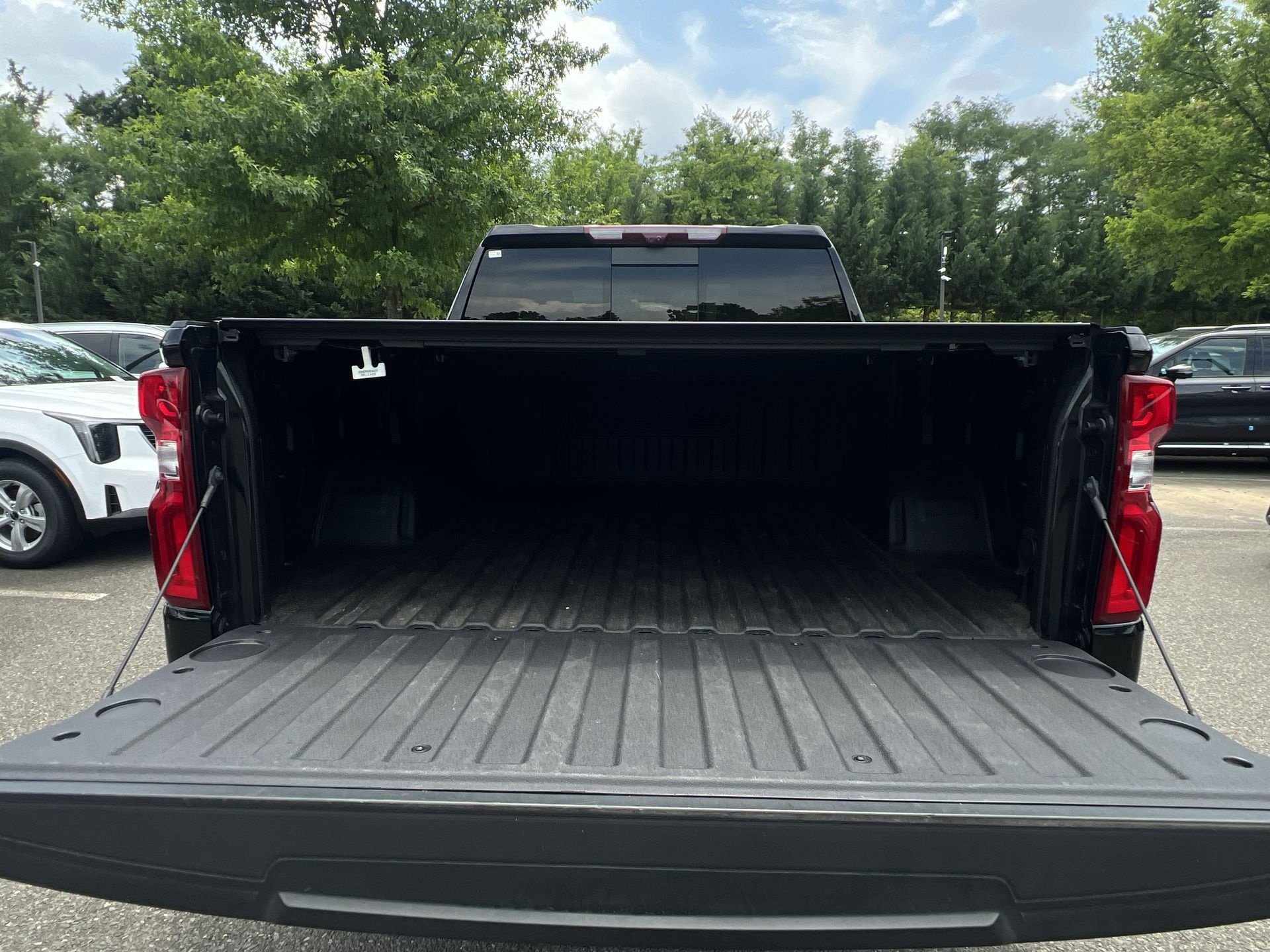 Used 2023 Chevrolet Silverado 1500 ZR2 w/ Technology Package AWD/4WD image 34
