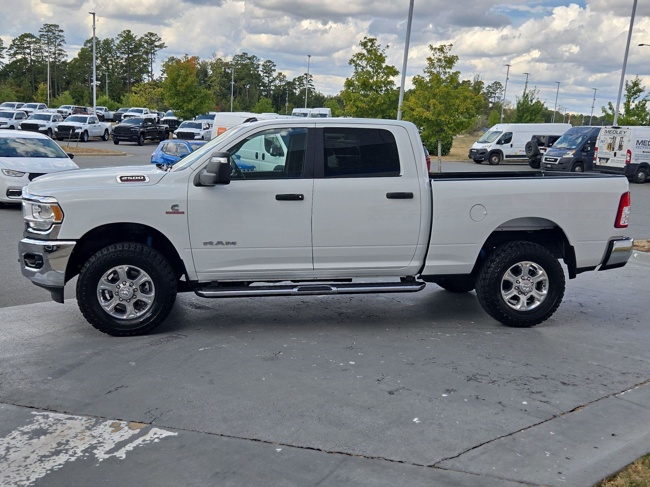 Used 2024 RAM 2500 Big Horn w/ Off Road Package AWD/4WD image 4