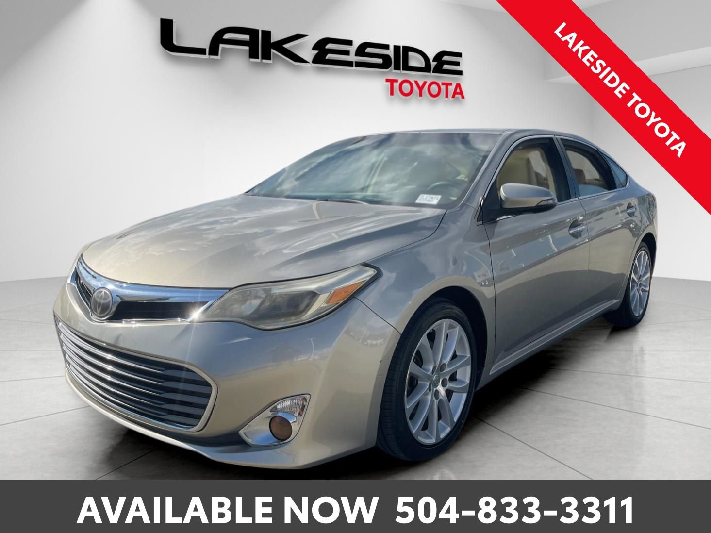 Used 2015 Toyota Avalon Limited w/ Technology Package image 2