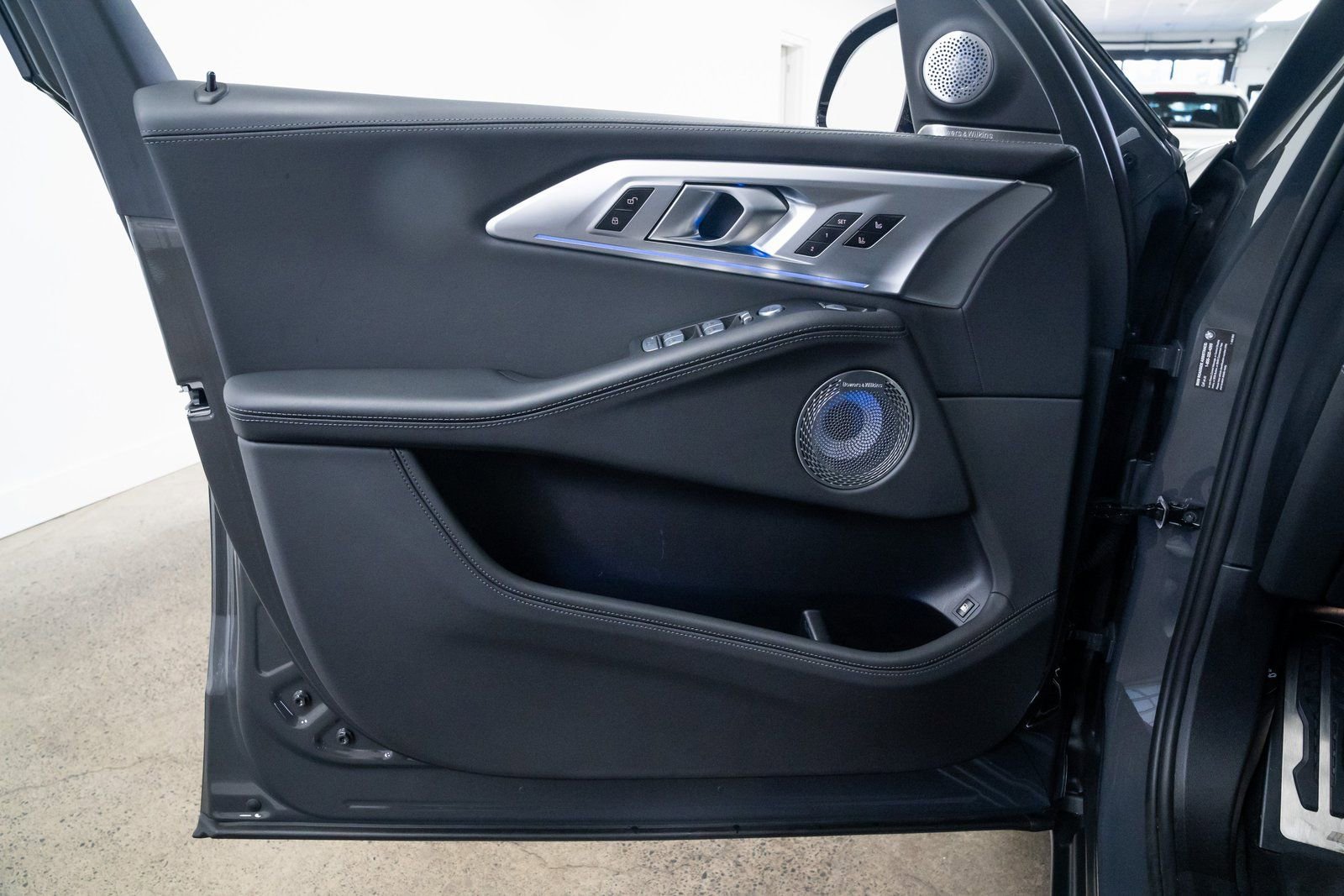 Used 2023 BMW XM AWD/4WD image 18