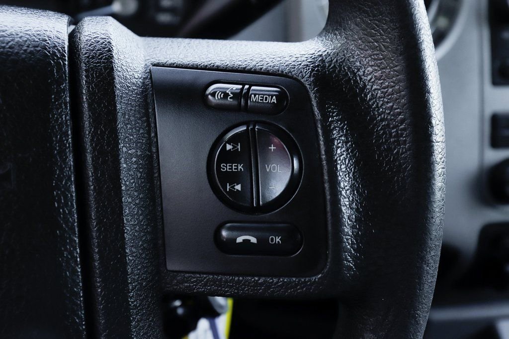 Used 2016 Ford F550 4x4 Crew Cab Super Duty w/ XLT Interior Package image 29