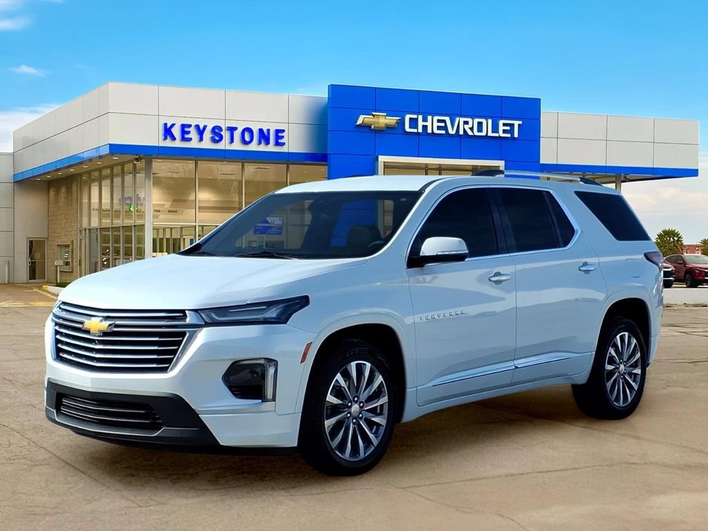 Used 2023 Chevrolet Traverse Premier FWD image 3