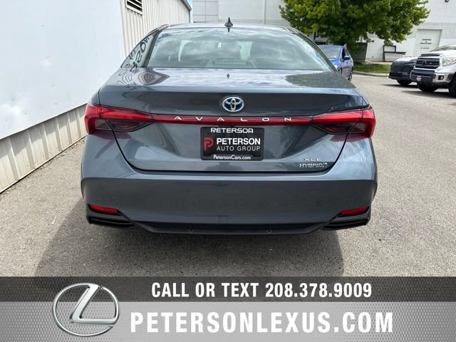 Used 2022 Toyota Avalon XLE w/ Moonroof Package FWD image 5