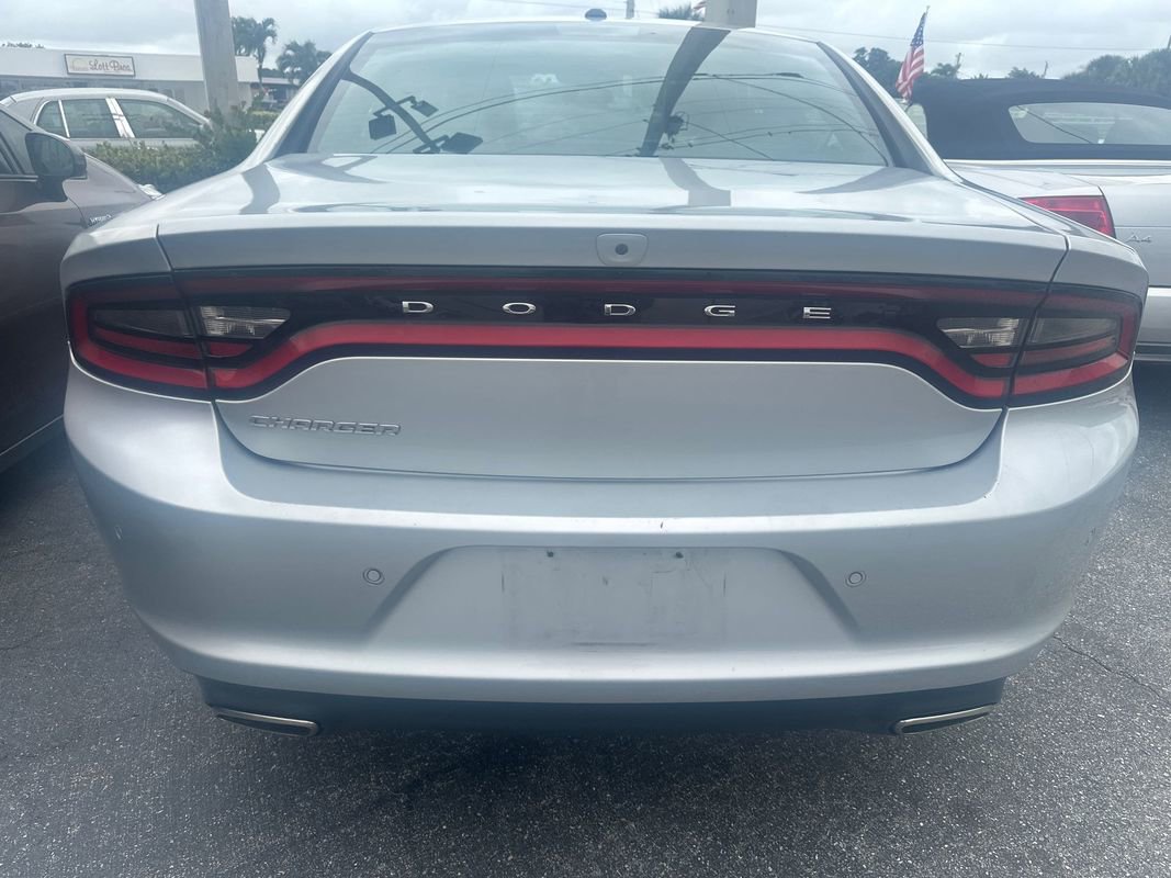 Used 2021 Dodge Charger SXT w/ Leather Interior Group image 5