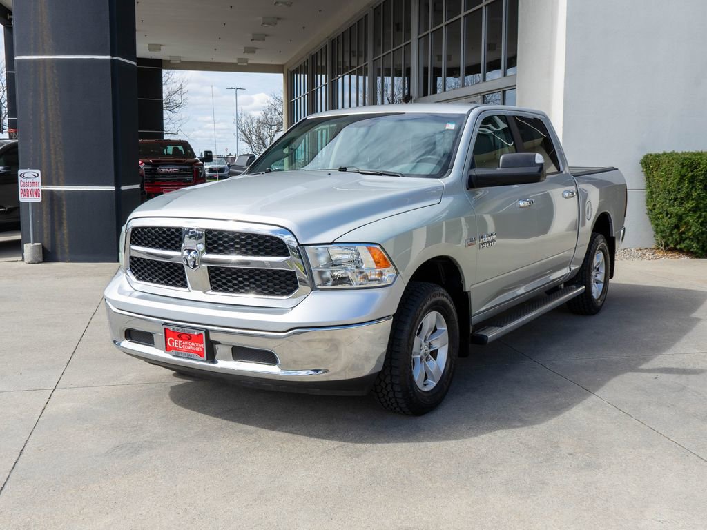 Used 2017 RAM 1500 Classic SLT AWD/4WD image 3