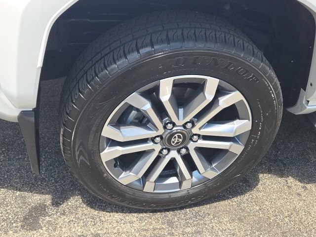 Used 2025 Toyota 4Runner Limited AWD/4WD image 46