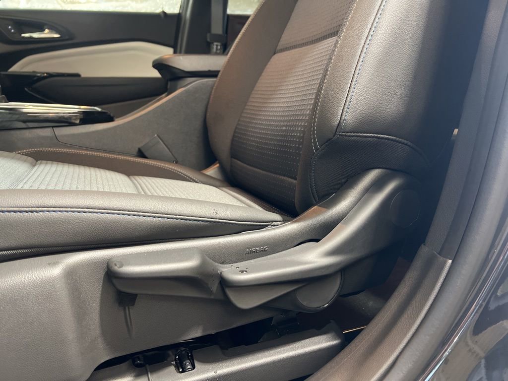 New 2026 Chevrolet Trax LT w/ Sunroof Package image 9